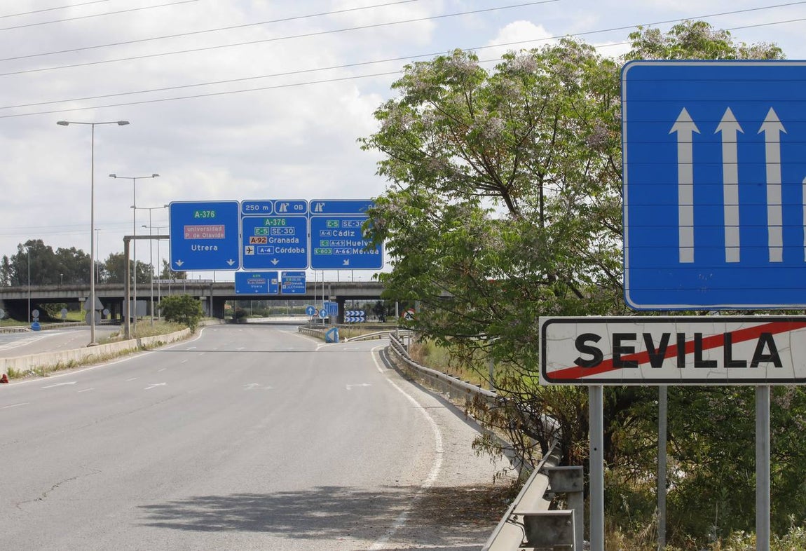 Coronavirus en Sevilla: carreteras desiertas, en cumplimiento del estado de alarma