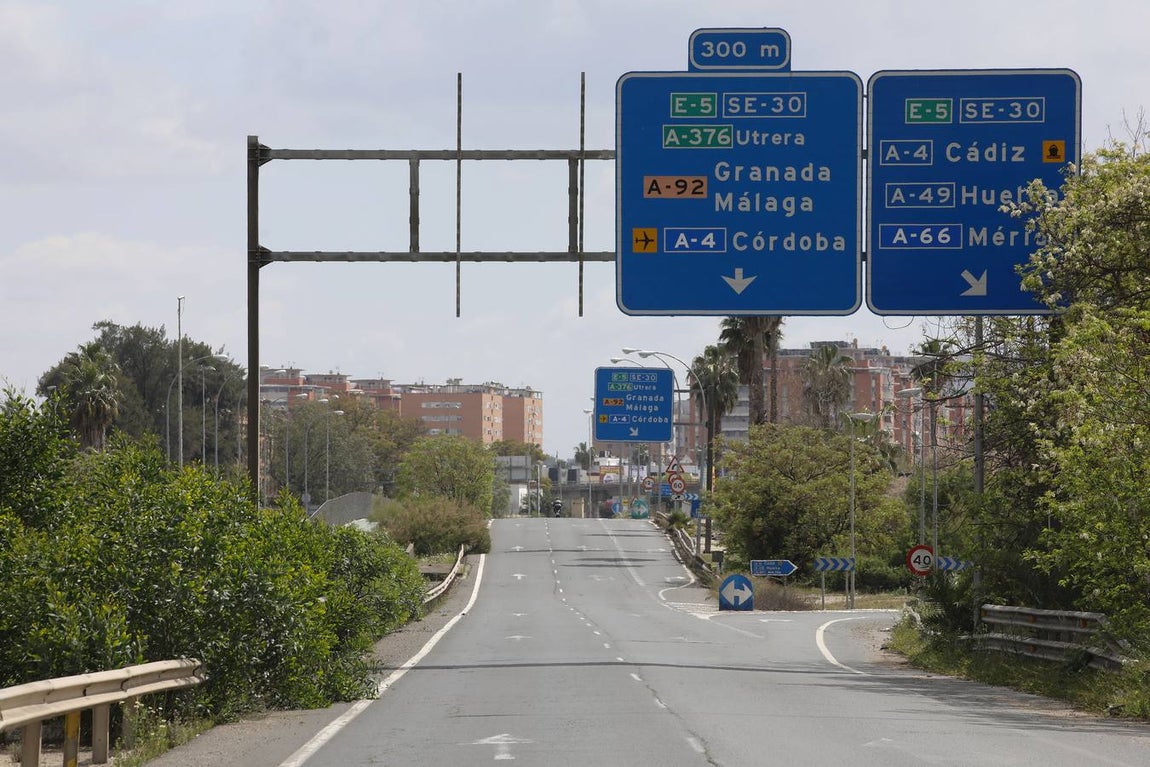 Coronavirus en Sevilla: carreteras desiertas, en cumplimiento del estado de alarma