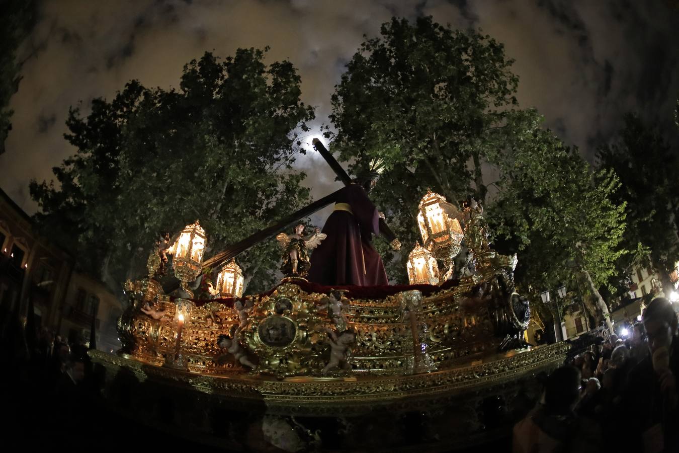 Las mejores fotografías de la Semana Santa de Sevilla de Juan Flores