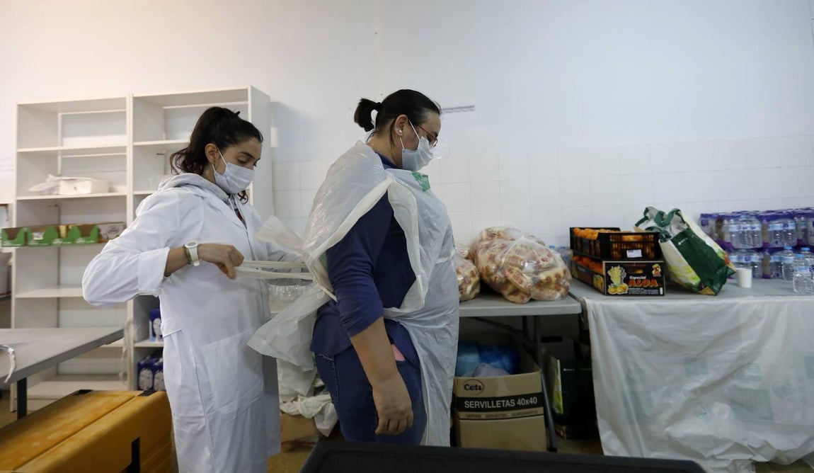 La vida confinada por coronavirus en el Colegio Séneca de Córdoba para los sin techo
