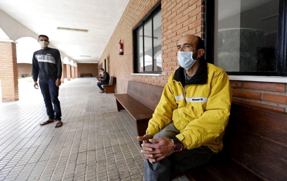 La vida confinada por coronavirus en el Colegio Séneca de Córdoba para los sin techo