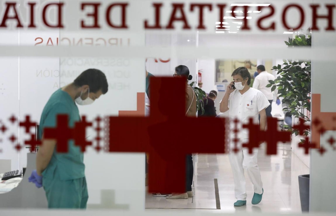 La lucha del Hospital de la Cruz Roja de Córdoba contra el coronavirus, en imágenes