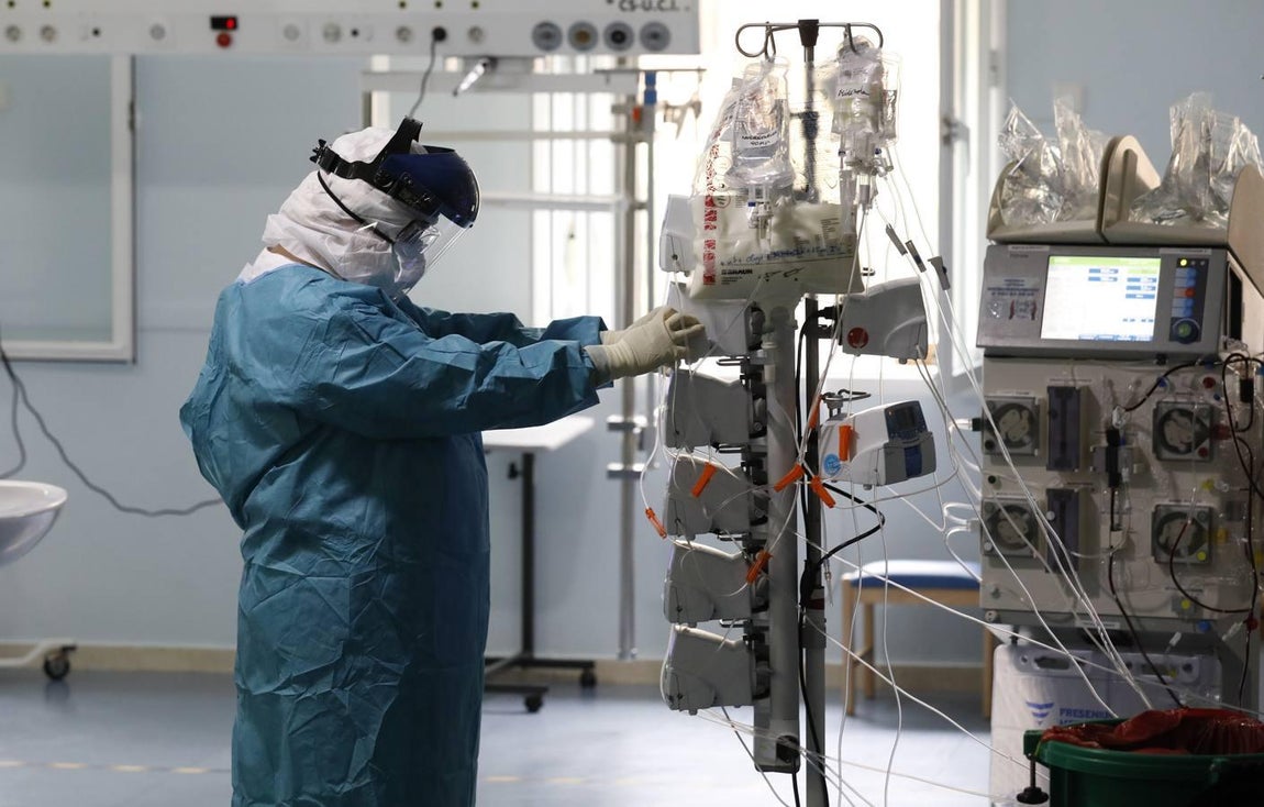 La lucha del Hospital de la Cruz Roja de Córdoba contra el coronavirus, en imágenes