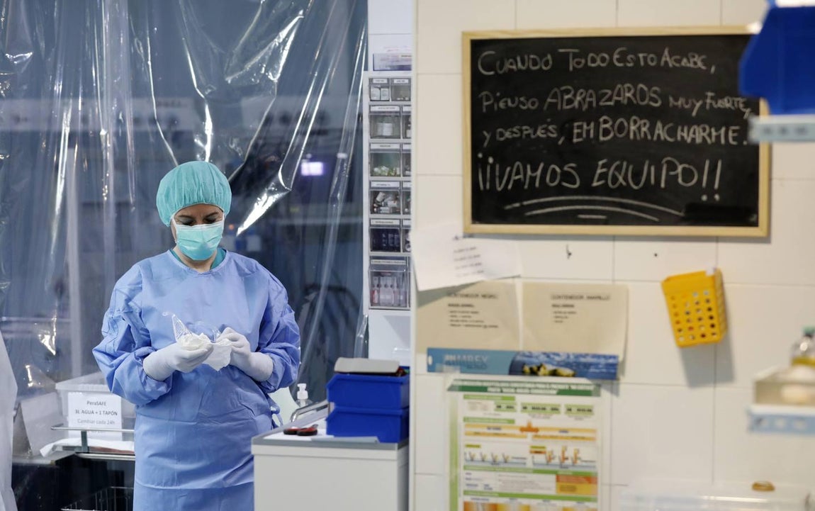 La lucha del Hospital de la Cruz Roja de Córdoba contra el coronavirus, en imágenes