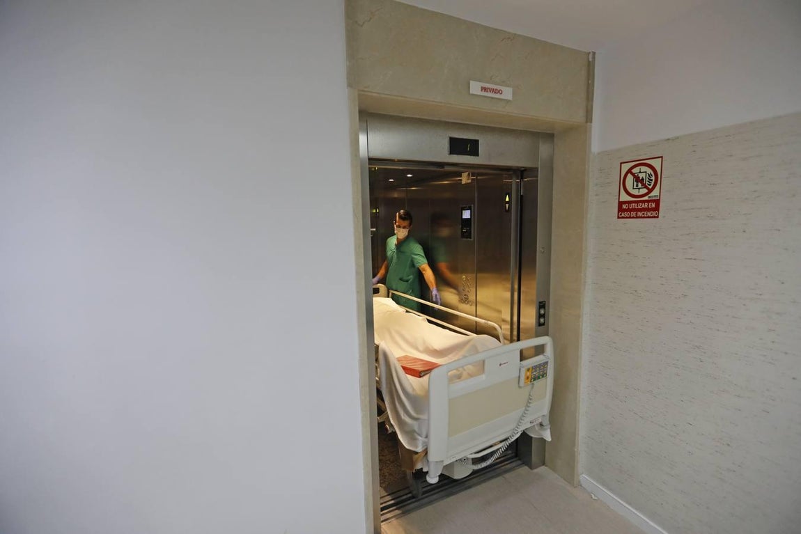 La lucha del Hospital de la Cruz Roja de Córdoba contra el coronavirus, en imágenes