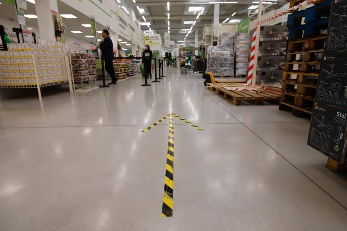 Así se prepara Leroy Merlín en Córdoba para reabrir, en imágenes