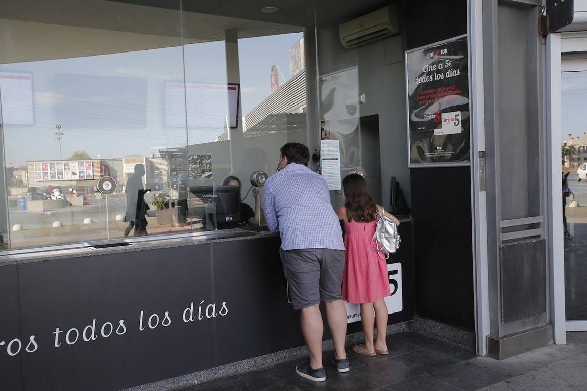 En imágenes, la reapertura de las salas de cine en Córdoba