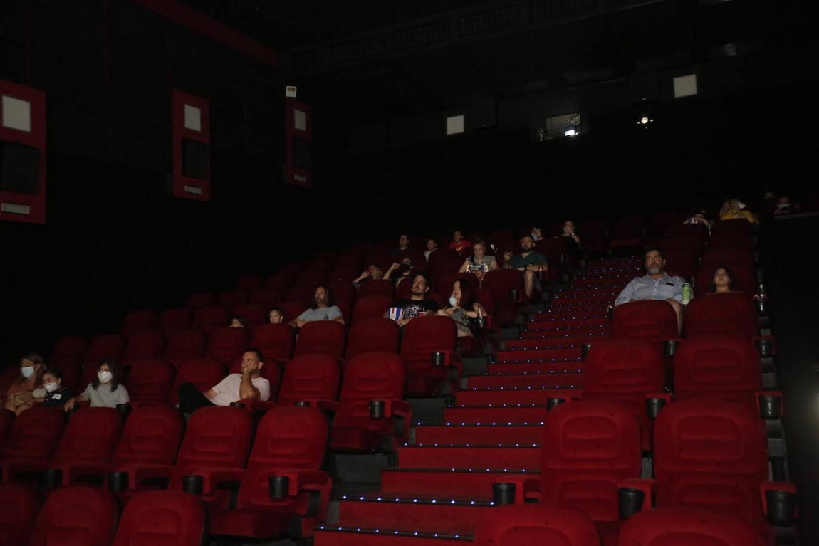 En imágenes, la reapertura de las salas de cine en Córdoba