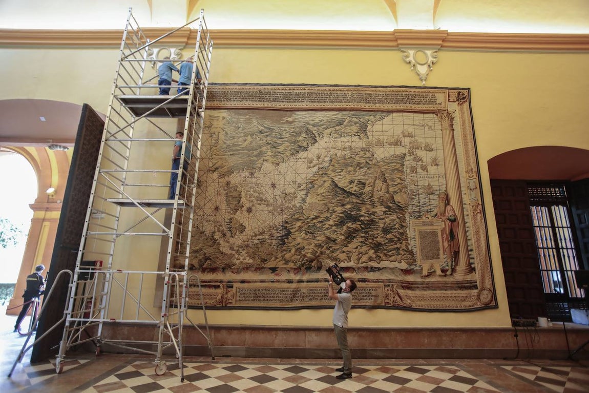 Vuelve a poder visitarse el Salón de los Tapices del Real Alcázar de Sevilla