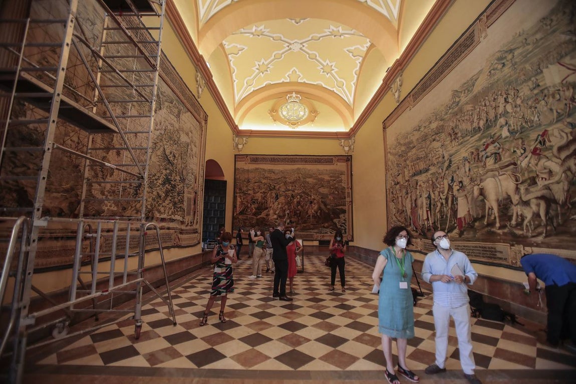 Vuelve a poder visitarse el Salón de los Tapices del Real Alcázar de Sevilla
