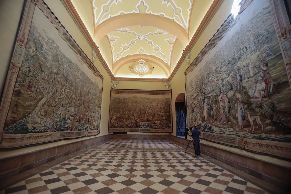 Vuelve a poder visitarse el Salón de los Tapices del Real Alcázar de Sevilla