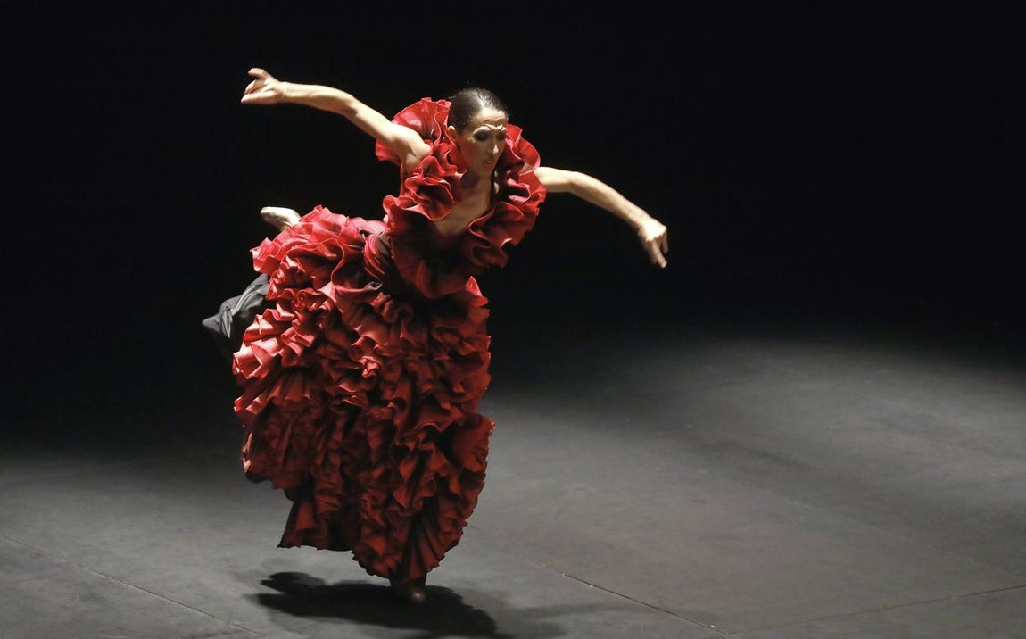 Ana Morales baila «En la cuerda floja» en la Bienal de Flamenco de Sevilla