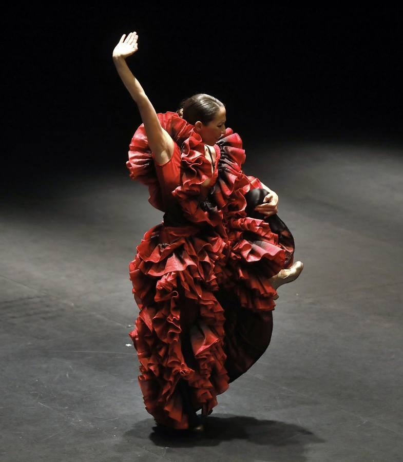 Ana Morales baila «En la cuerda floja» en la Bienal de Flamenco de Sevilla