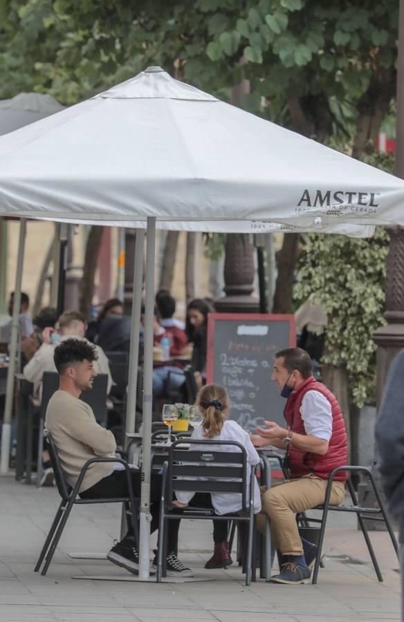 Mascarillas obligatorias en las terrazas de los bares de Sevilla