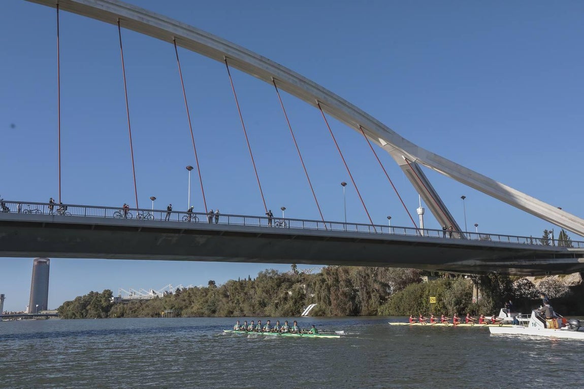 Victoria bética en la regata sevillana