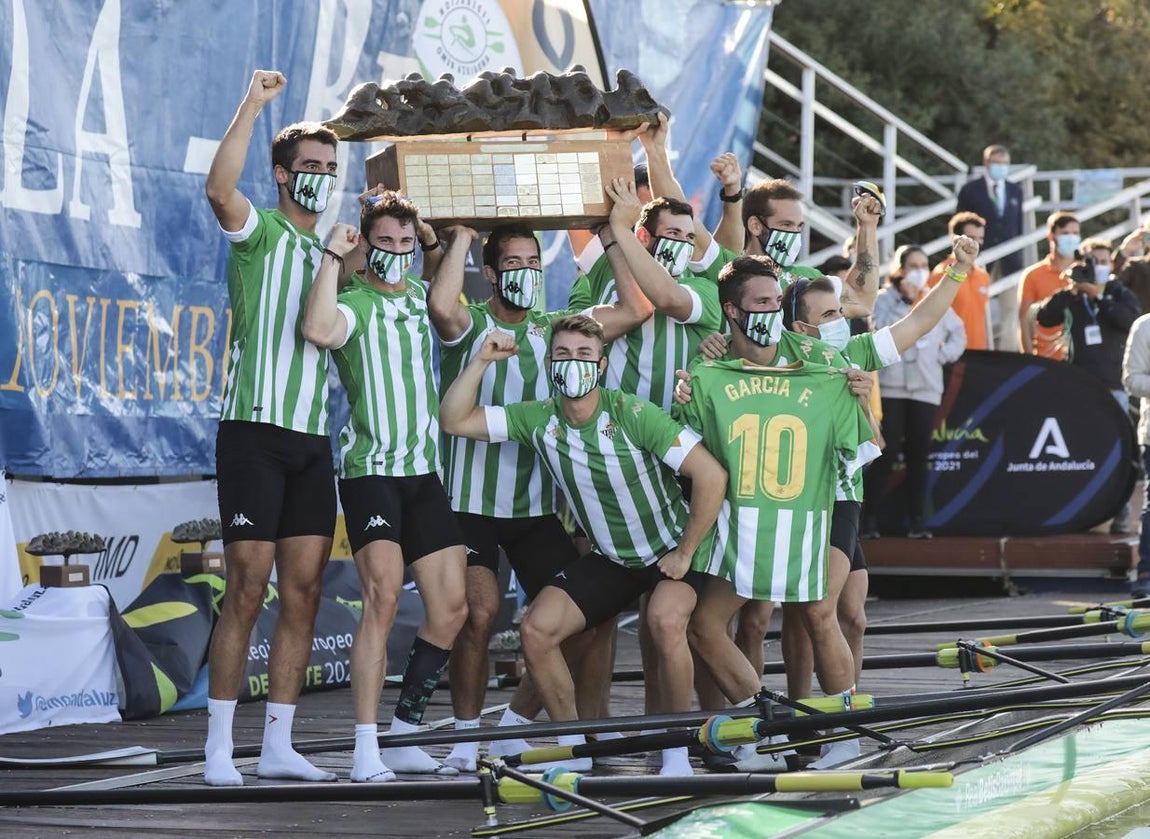 Victoria bética en la regata sevillana