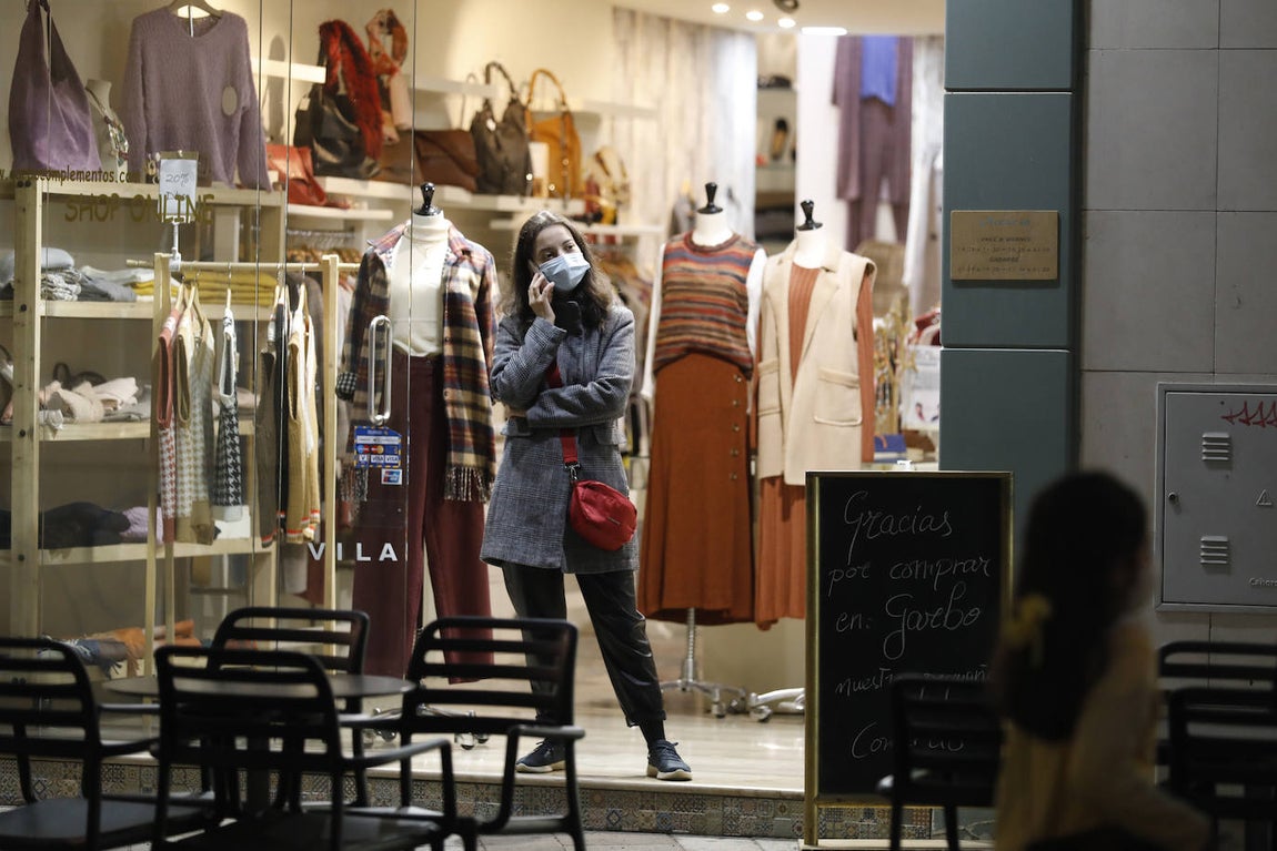 Las nuevas restricciones de la Junta de Andalucía en Córdoba capital, en imágenes