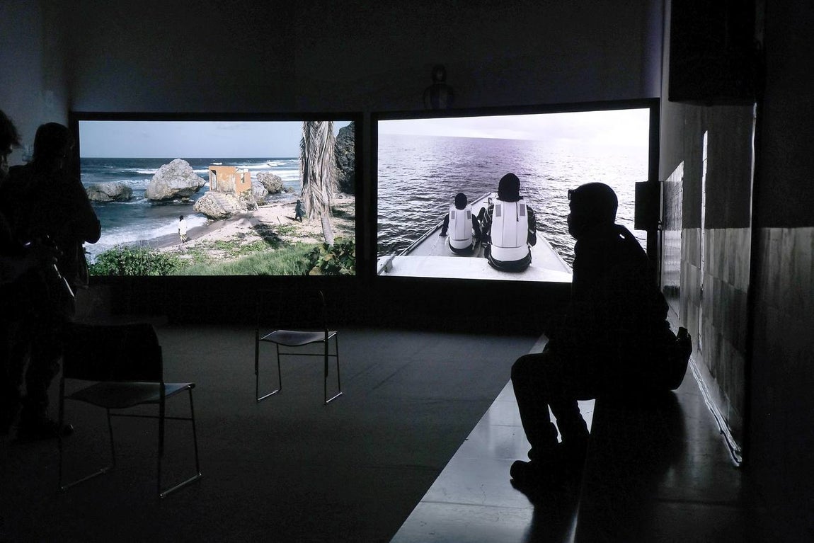 La exposición de John Akomfrah en el CAAC, en imágenes