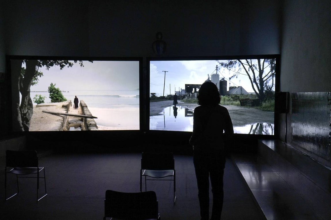 La exposición de John Akomfrah en el CAAC, en imágenes