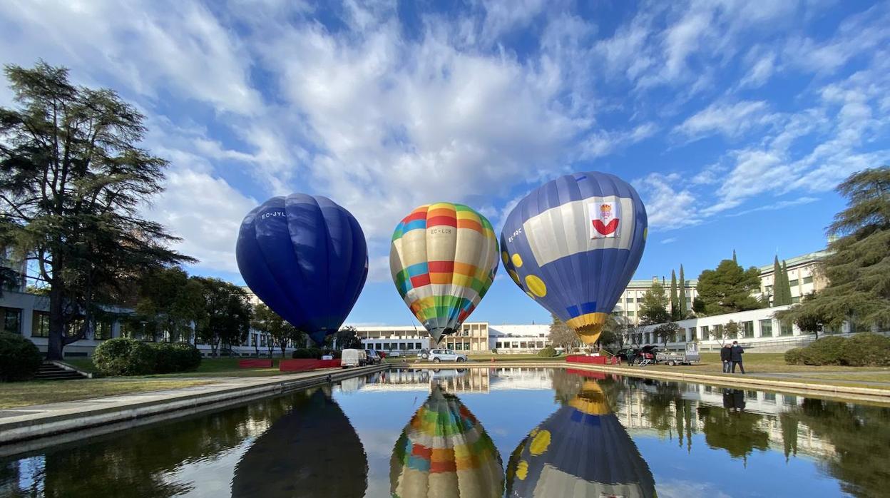 Así ha arrancado la Cabalgata aérea de los Reyes Magos de Córdoba, en imágenes