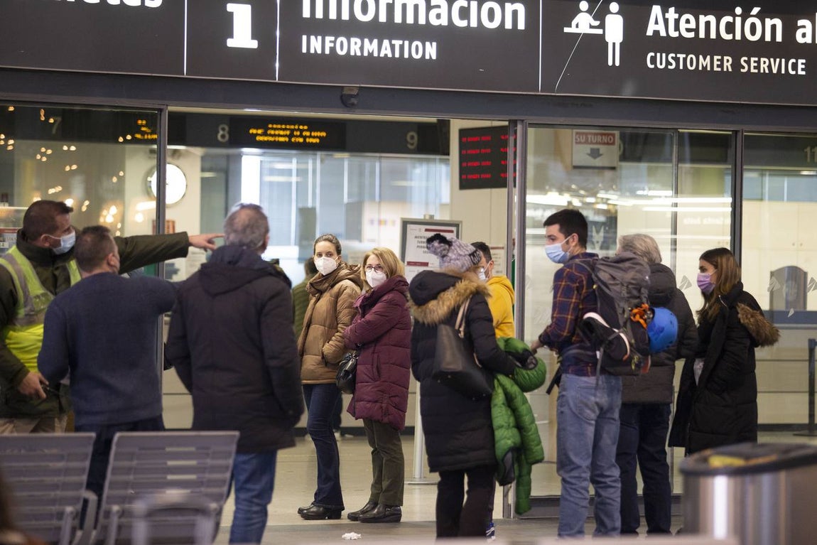 Colas en Santa justa tras reanudarse el servicio de AVE a Madrid
