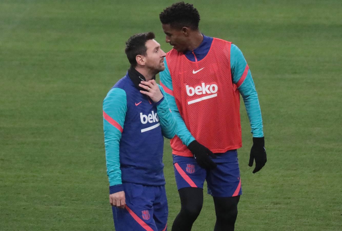 El Barcelona se prepara para la final de la Supercopa de España en Sevilla