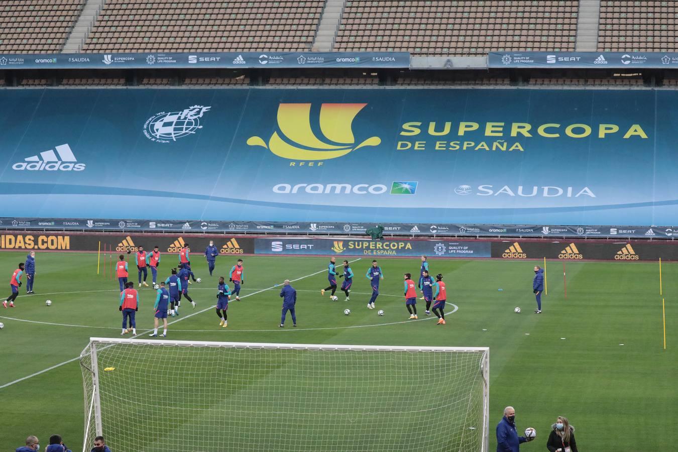 El Barcelona se prepara para la final de la Supercopa de España en Sevilla