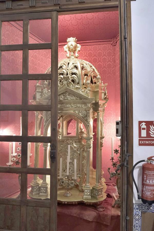 Los tesoros ocultos de la parroquia de Santa Cruz en Sevilla