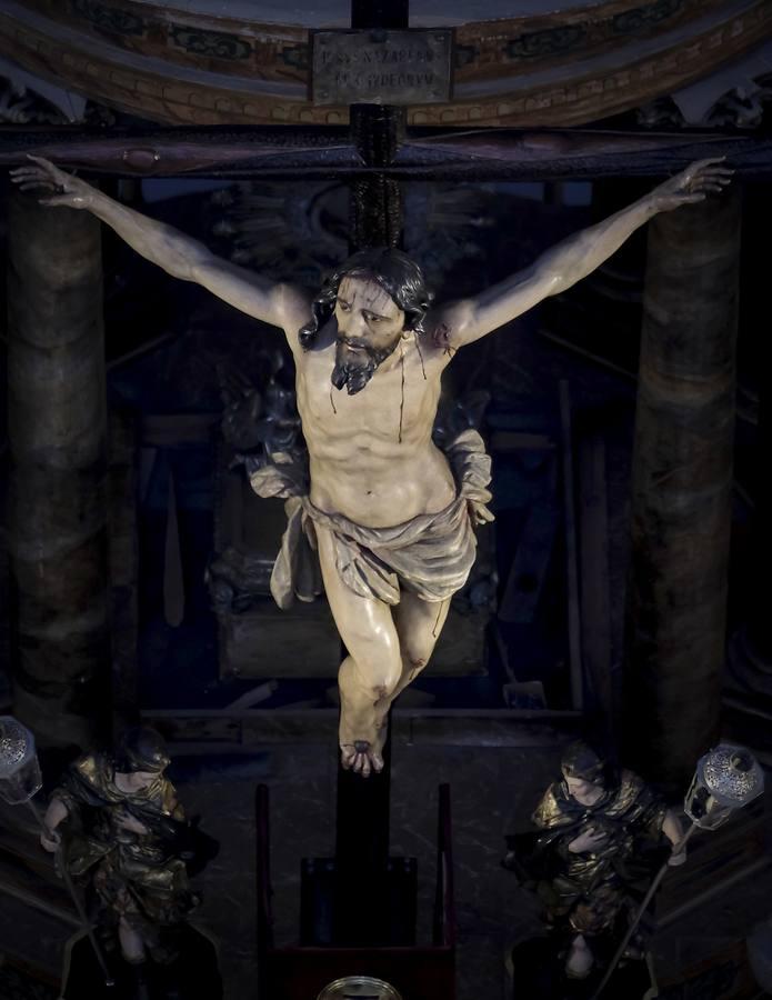 Los tesoros ocultos de la parroquia de Santa Cruz en Sevilla