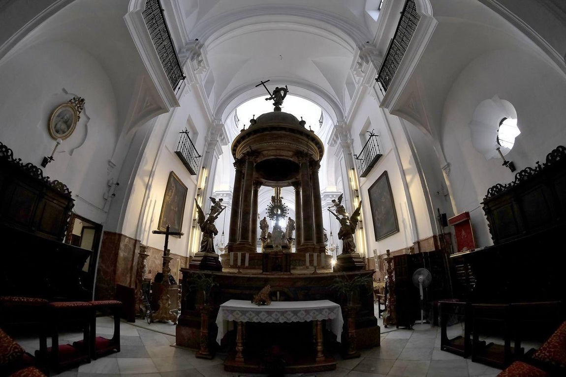 Los tesoros ocultos de la parroquia de Santa Cruz en Sevilla