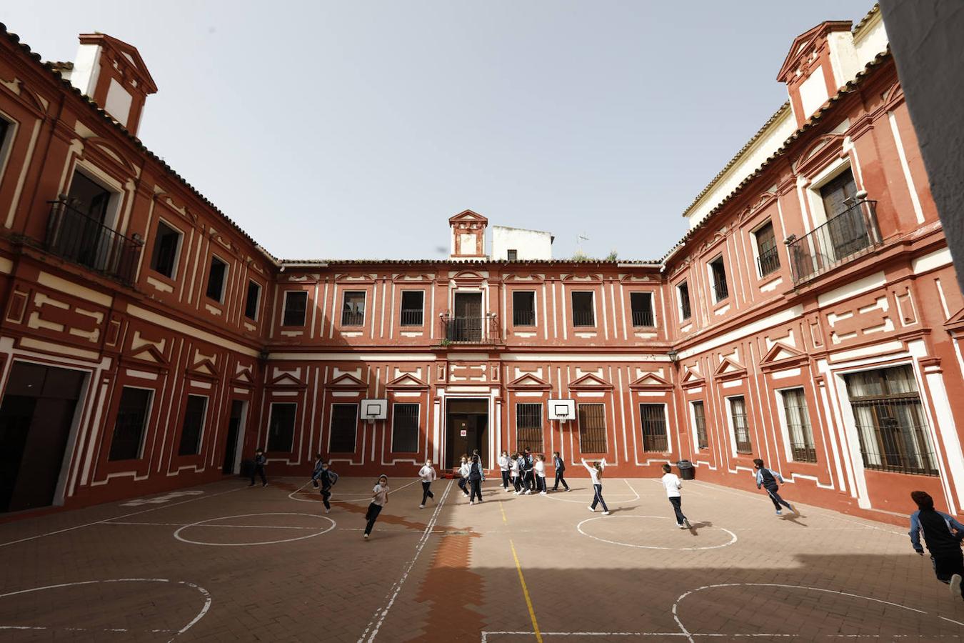 El patrimonio del Colegio de La Inmaculada de Córdoba, en imágenes