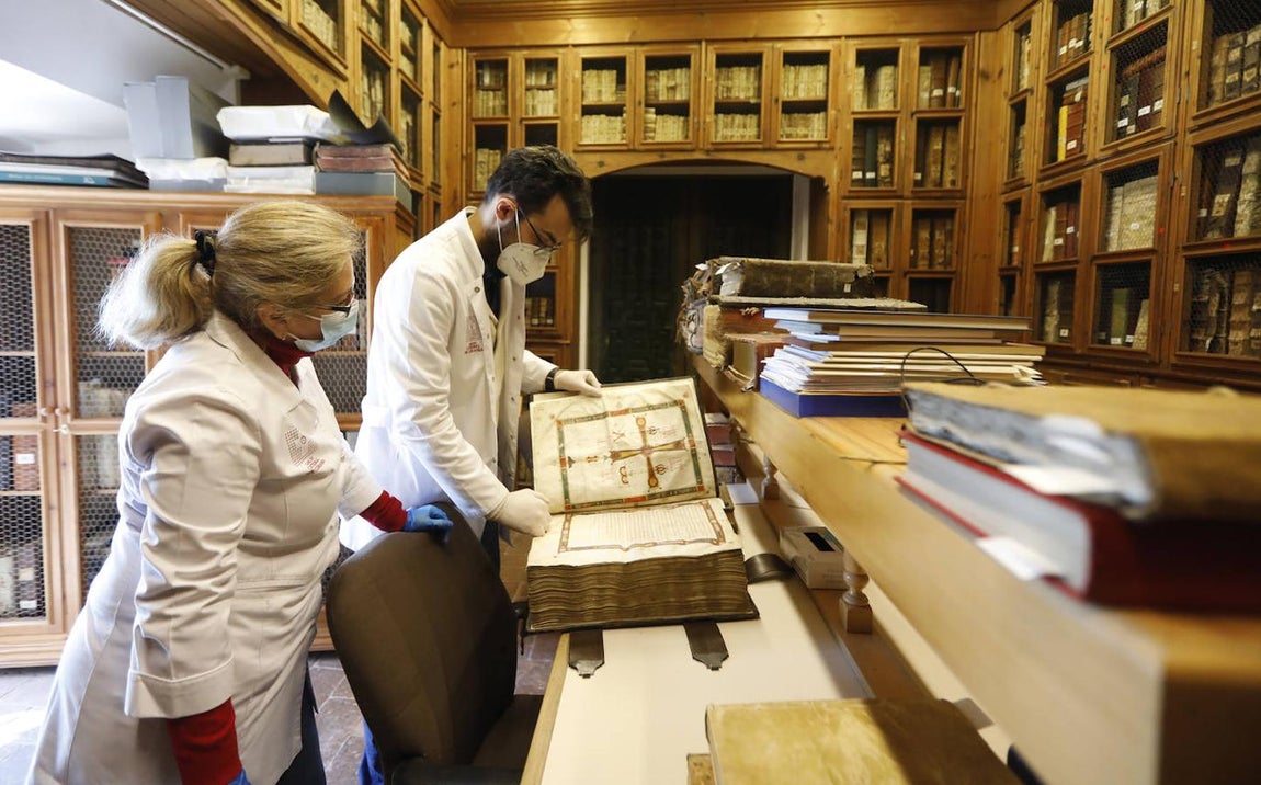 El archivo de la Mezquita-Catedral de Córdoba, en imágenes