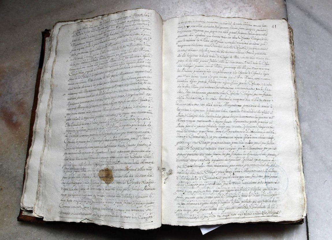 El archivo de la Mezquita-Catedral de Córdoba, en imágenes