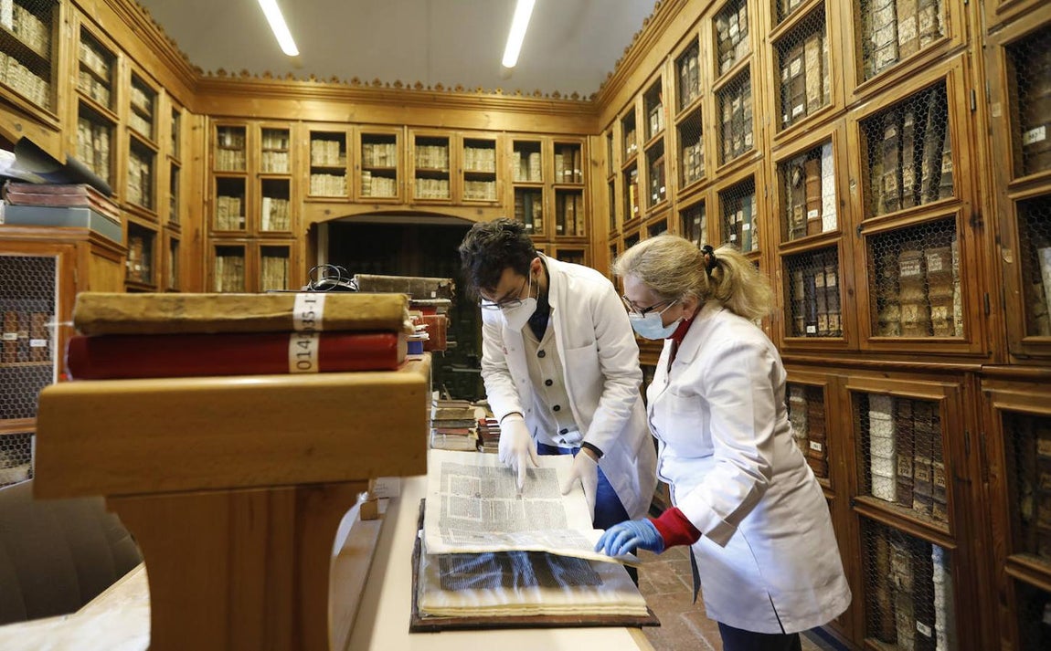 El archivo de la Mezquita-Catedral de Córdoba, en imágenes