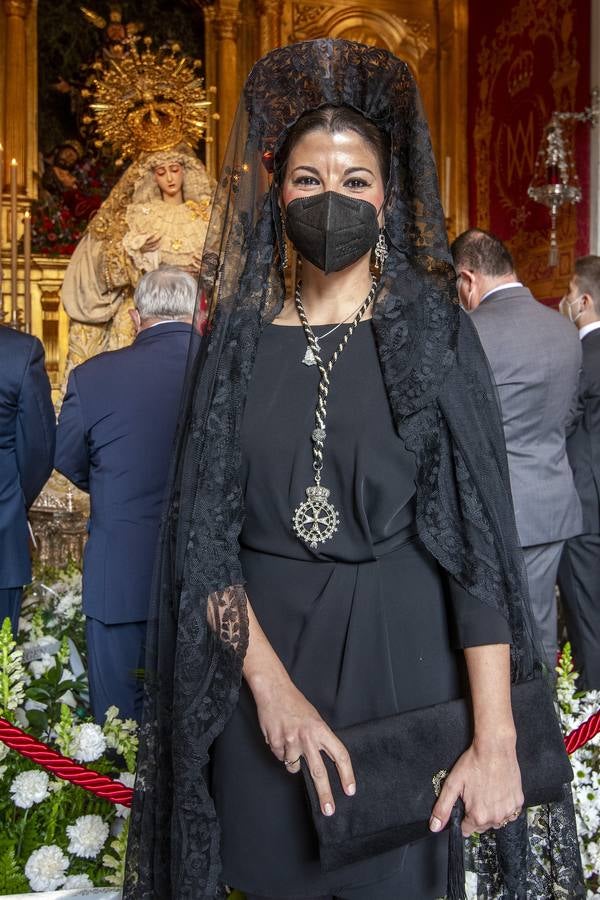 Semana Santa de Sevilla 2021: Las mantillas engalanan el Jueves Santo (I)
