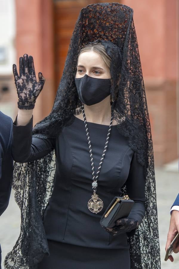 Semana Santa de Sevilla 2021: Las mantillas engalanan el Jueves Santo (I)