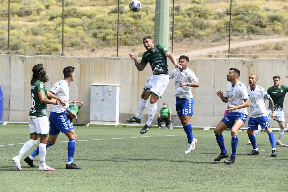 Las mejores imágenes del gol y el penalti en el Tamaraceite - Córdoba CF