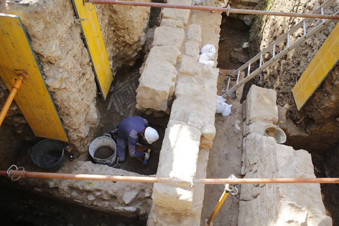 El nuevo hallazgo arqueológico en la Mezquita-Catedral de Córdoba, en imágenes
