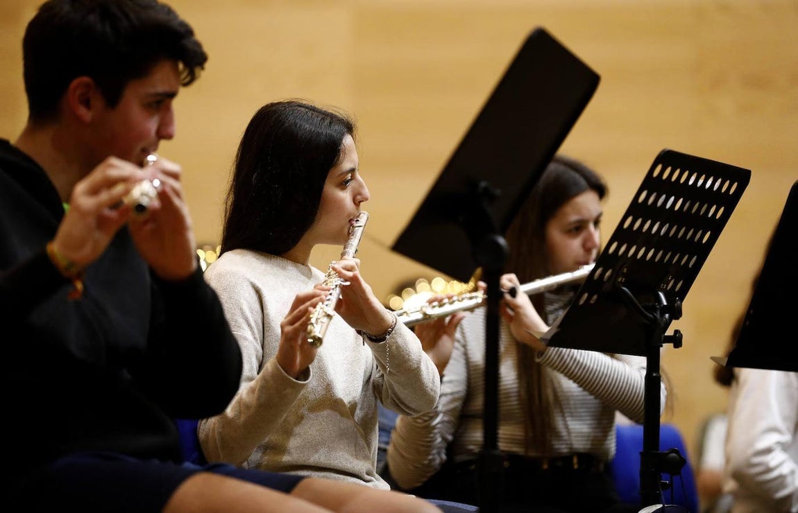 La clase magistral de la Orquesta de Córdoba en el conservatorio, en imágenes