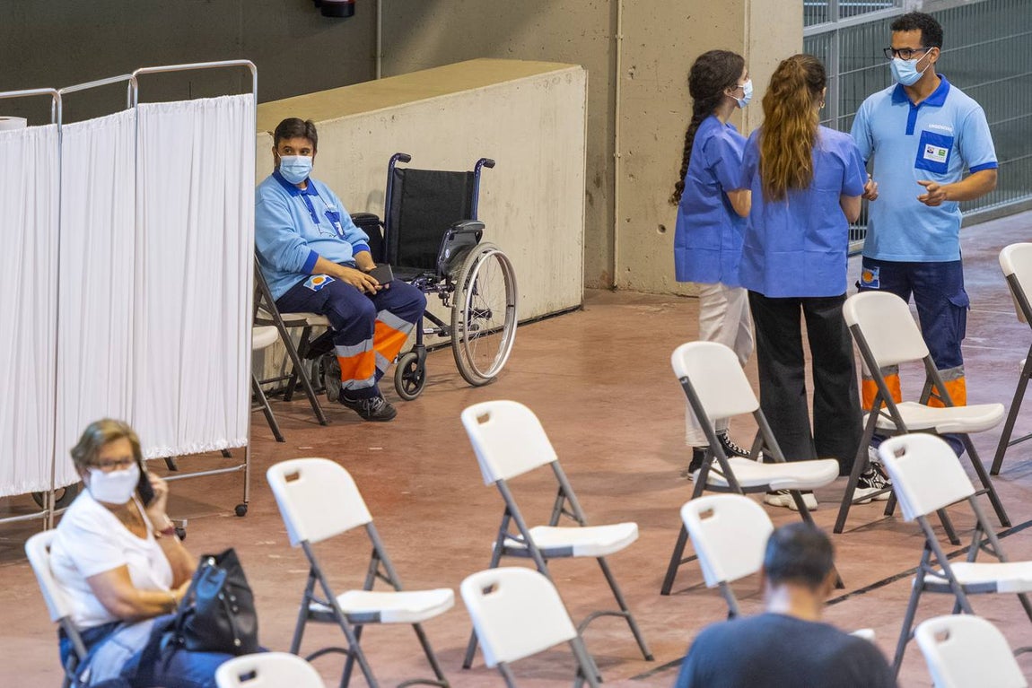 Vacunación masiva en el estadio de la Cartuja