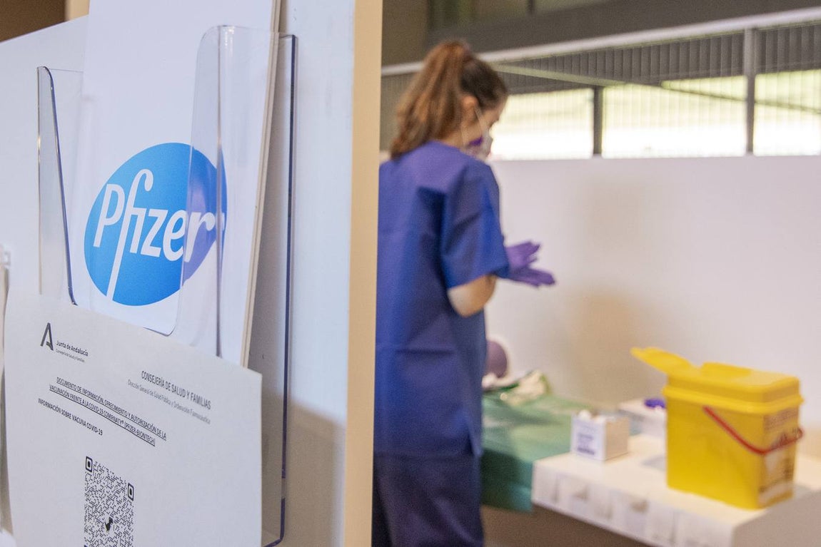 Vacunación masiva en el estadio de la Cartuja