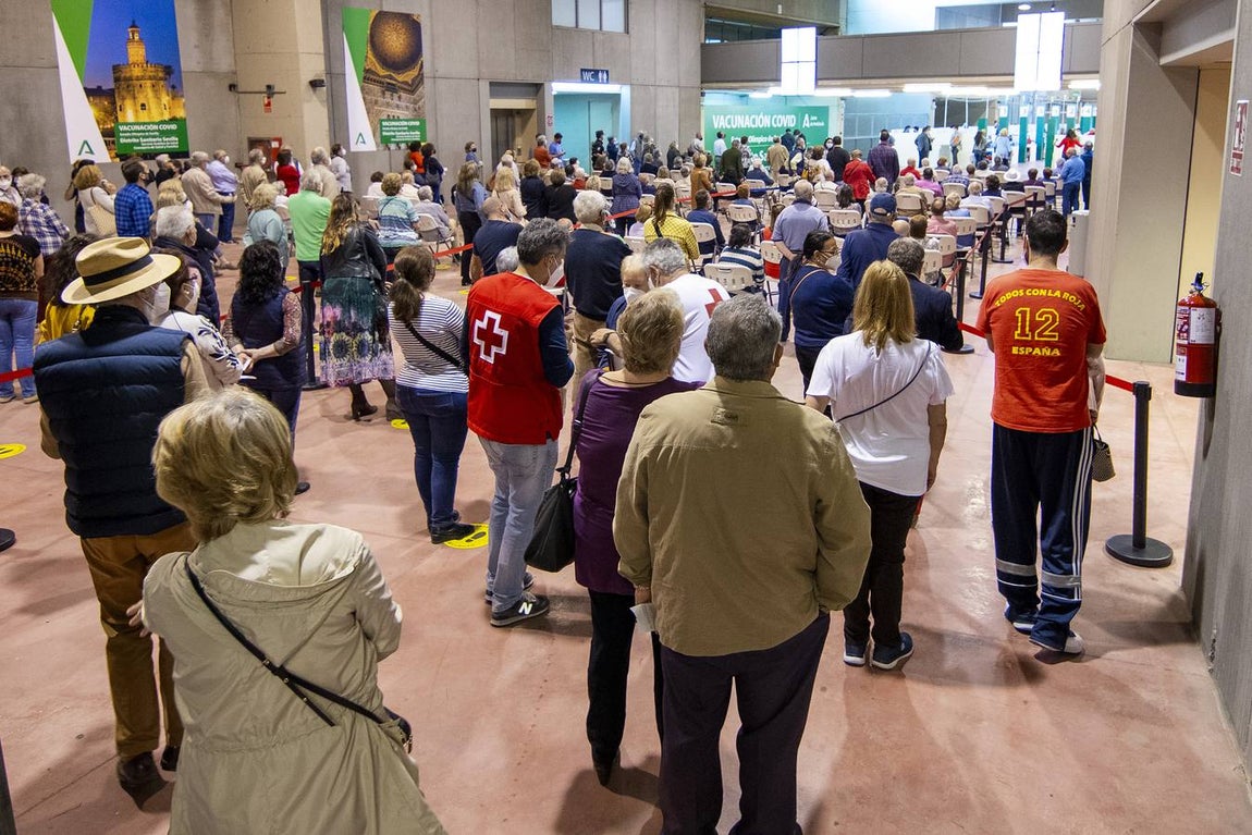 Vacunación masiva en el estadio de la Cartuja