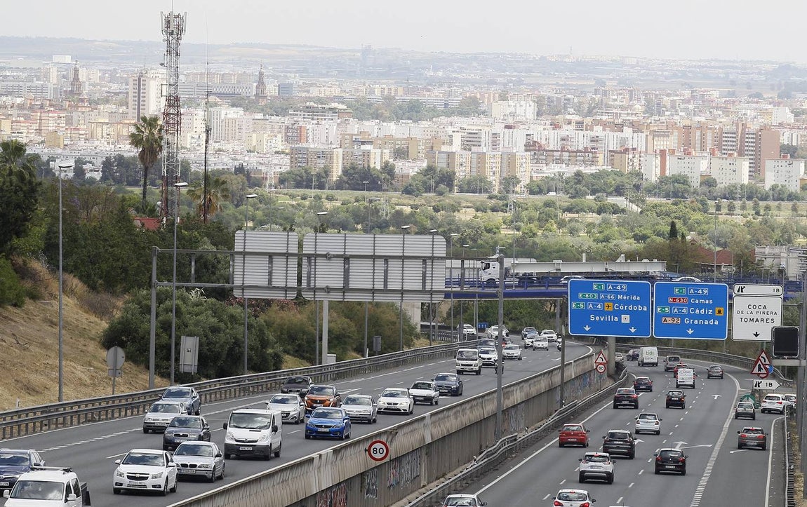 Tráfico intenso en la salida de Sevilla