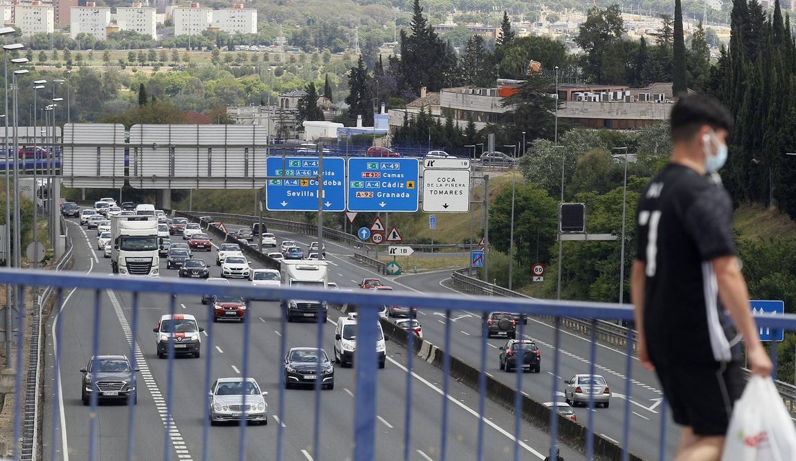 Tráfico intenso en la salida de Sevilla