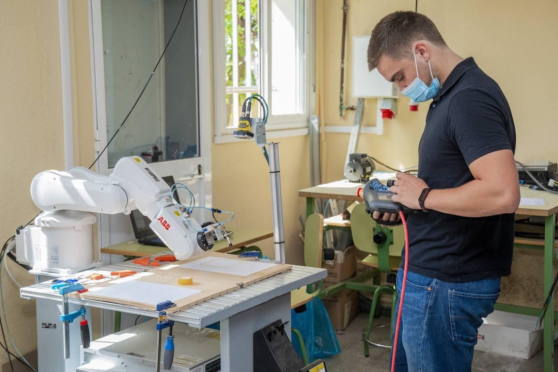 El centro de FP Antonio Brisquet de Camas: formación que compite de tú a tú con la universidad