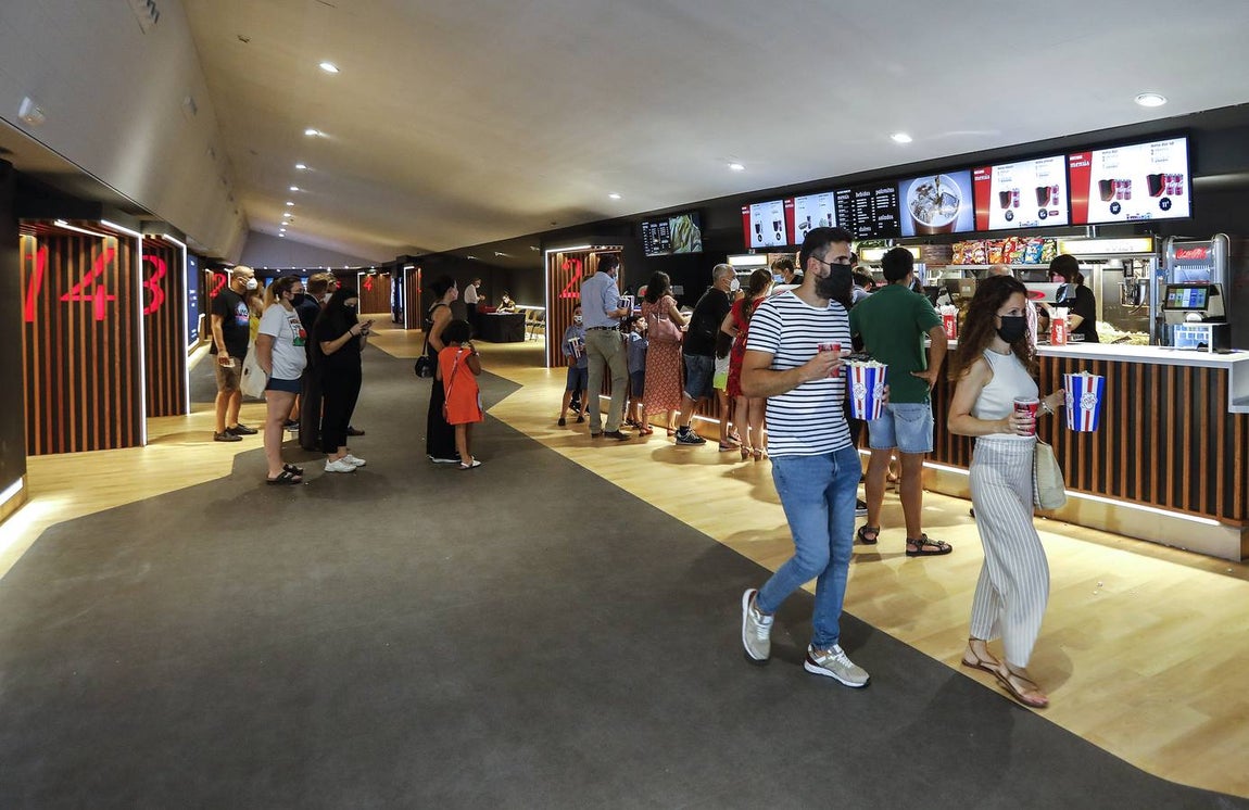Un renovado Cinesur Nervión Plaza abre sus puertas de nuevo en Sevilla