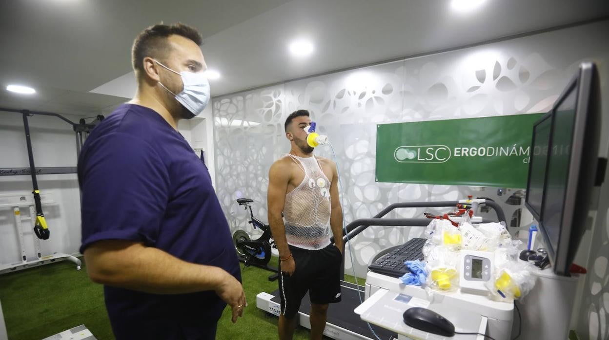 Los reconocimientos médicos de los fichajes del Córdoba CF, en imágenes