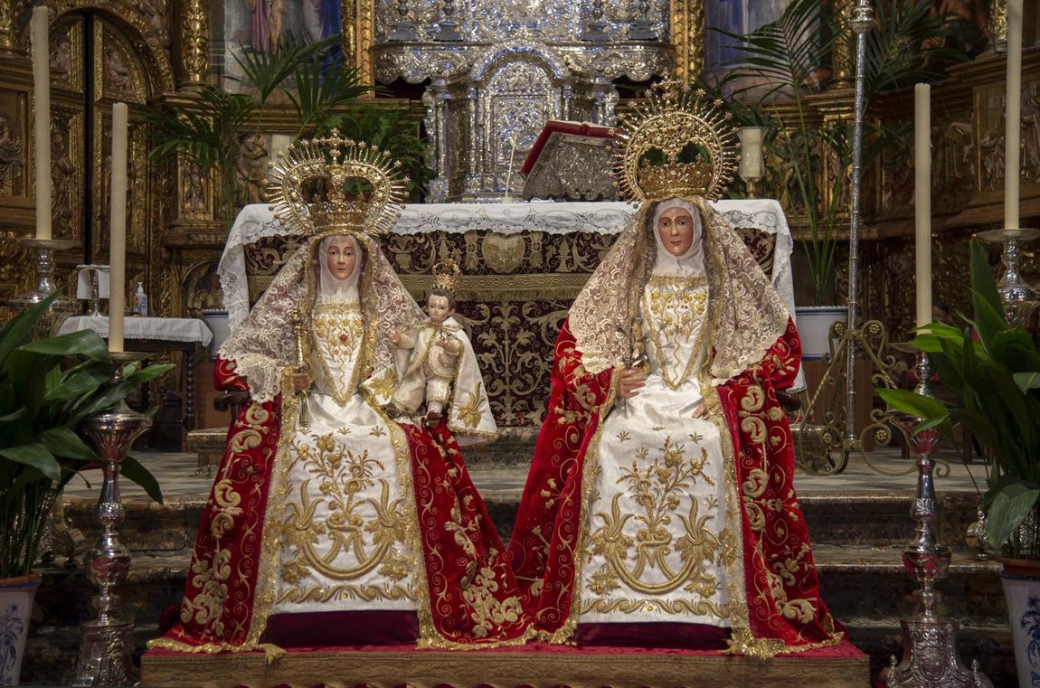 El altar de cultos de señora Santa Ana