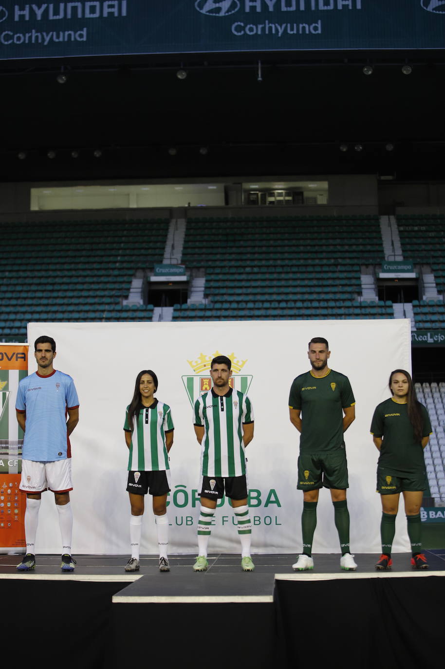 La presentación de las camisetas del Córdoba CF para la temporada 2021-2022, en imágenes