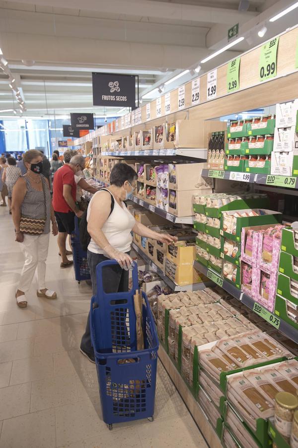 La apertura del nuevo supermercado Lidl de Córdoba, en imágenes